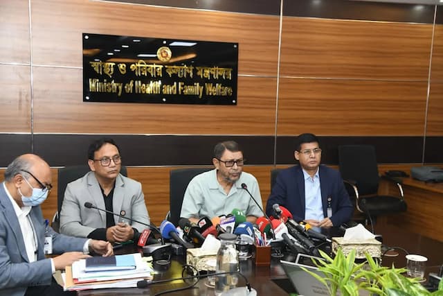 ক্যান্সার চিকিৎসাসেবায় দেশে আসছে ১৭ রেডিওথেরাপি মেশিন: স্বাস্থ্যমন্ত্রী