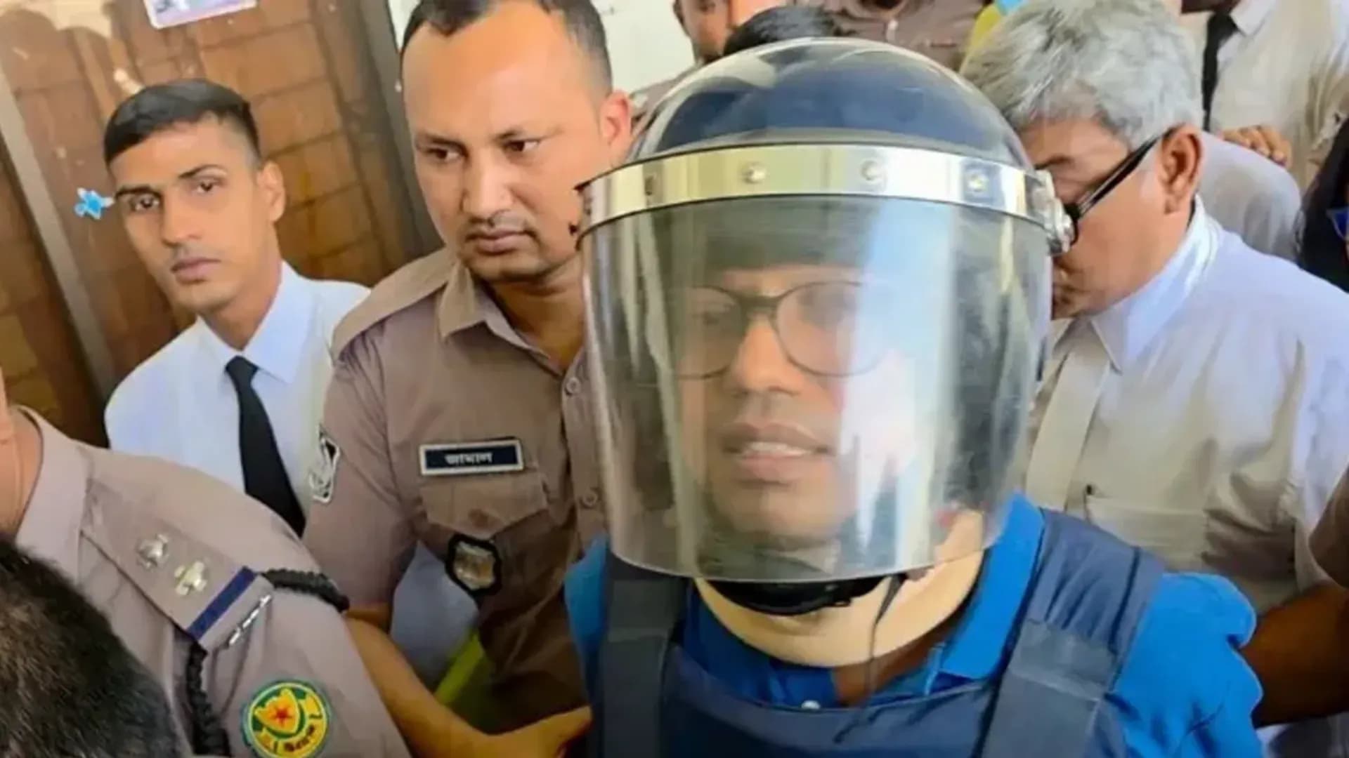 লিফট শুধু আমাদের জন্যই নষ্ট: আদালতে পলক