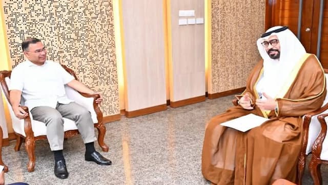 প্রধানমন্ত্রীর সঙ্গে আরব আমিরাতের রাষ্ট্রদূতের সাক্ষাৎ