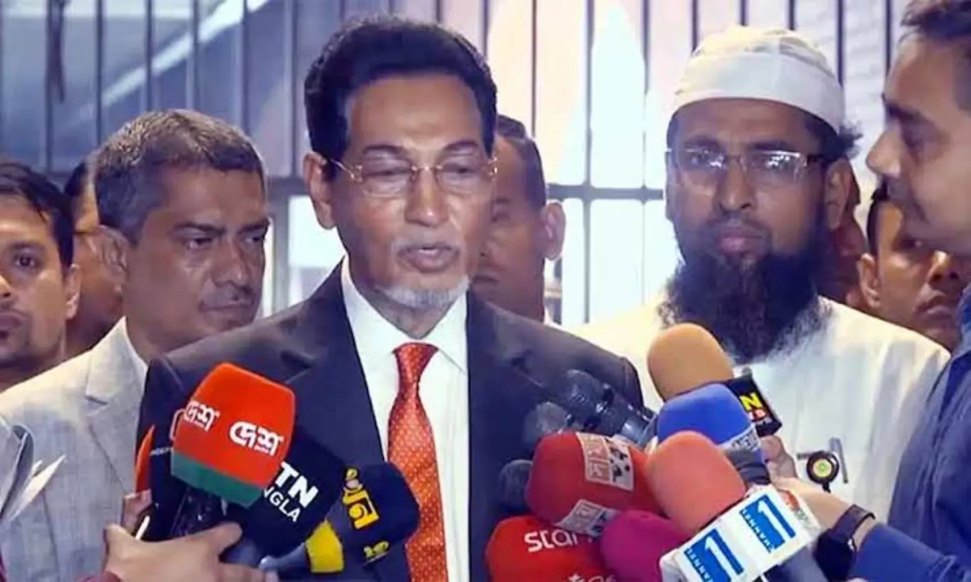 সরকারকে দুর্বল মনে করলে, তা ভুল হবে: চিফ হুইপ